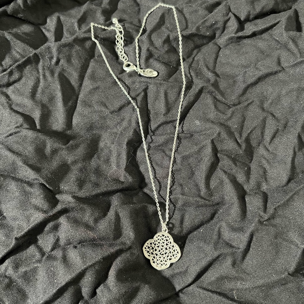 🌤️ Silvertone Necklace